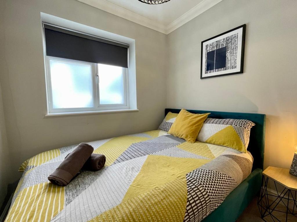קארדיף Stylish Modern Two Bedroom Apartment With Garden מראה חיצוני תמונה